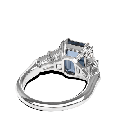 ring-velvet-spinel-diamonds-five-stone-platinum-steven-kirsch-1.png