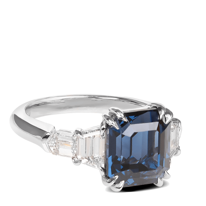ring-velvet-spinel-diamonds-five-stone-platinum-steven-kirsch-2.png