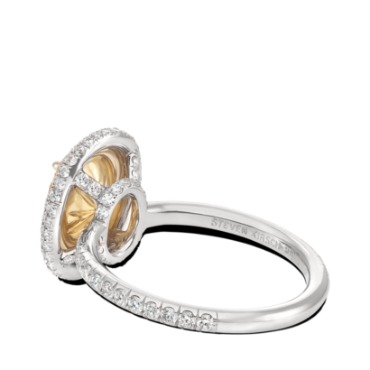 ring-lumière-yellow-diamond-halo-oval-white-diamonds-double-edge-pave-platinum-steven-kirsch-3.png